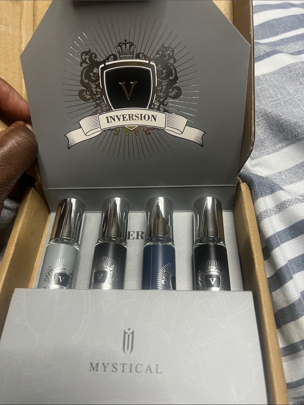 V Inversion Mystical Fragrance Roller Set - Gray and Silver Accents